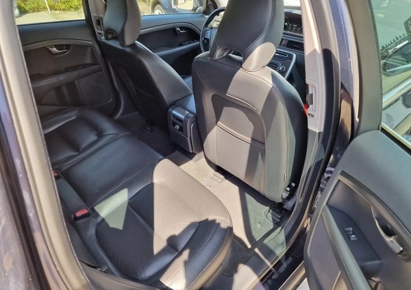 Volvo V70 cena 48000 przebieg: 119000, rok produkcji 2016 z Chocianów małe 596